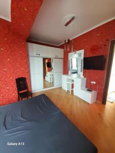 Сдается 3-комнатная квартира в центре