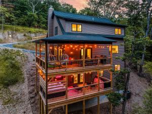 LUX Cabin:Theater•HotTub•FirePit•GameRm•MtnViews