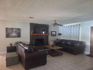 Lakeside Cove Retreat on Lake Conroe - Private Waterfront