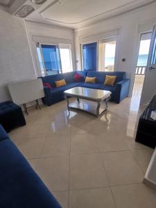 Appartement vue sur mer pied dans leau