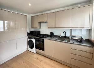 5 min walk to Oxford street