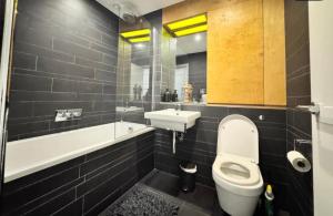 5 min walk to Oxford street