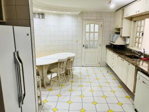 La Maison Brooklin Luxo Triplex 5 Quartos 4 suítes Ar Churrasqueira Hidro 10 Min Congonhas!