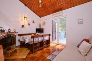 Two-Bedroom Holiday Home room in Seaside holiday house Artatore Losinj - 8005