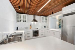 16KAT Holiday Noosa Style, Great location, Pet Friendly