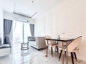 The Empire Tower Private Condo - New, Close to beach, Gym, Sauna, Pool