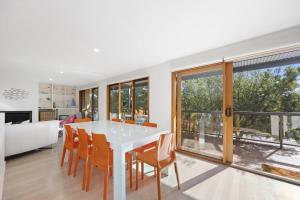 Lookout and Sea - Beachfront Bliss in McCrae