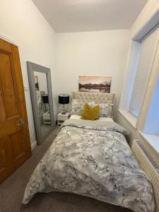 Cosy Double Bedroom in Little Venice, Maide Vale