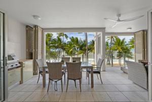 Gris at Island Views—Pool Paradise on the Beach