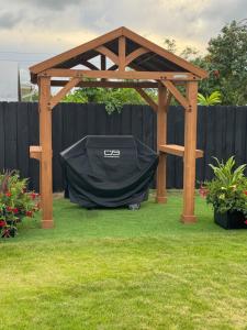 Chic-ness Oasis NOW HEATED POOL !