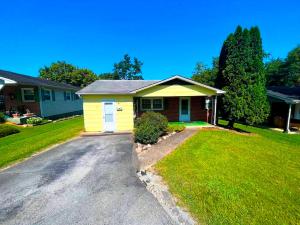 Centralized Modern Home in Johnson City