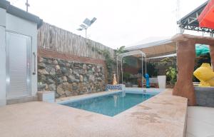 RedDoorz Premium at Casa LenidaRose