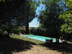 Maisons de vacances Cozy Vacation House with Pool, Vernegues, cleaning included : photos des chambres