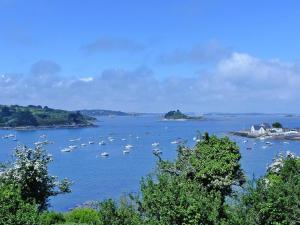 Maisons de vacances Country House near Terenez Bay Beaches, cleaning included : photos des chambres