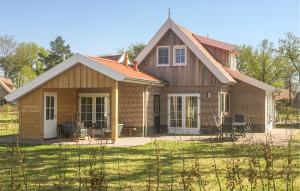 Beautiful Home In Hoge Hexel With Wifi