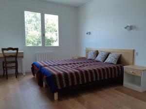 Maisons de vacances Maison 6 pers pres des marais salants a Batz-sur-Mer - FR-1-843-26 : photos des chambres