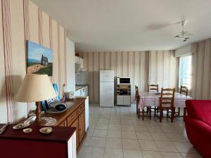 Appartement 2 chambres proche gare et commerces avec garage - FR-1-843-28