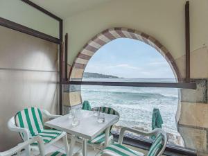 Appartements Appartement en Bord de Mer avec Parking a Hendaye - FR-1-2-444 : Appartement