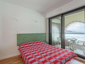 Appartements Appartement en Bord de Mer avec Parking a Hendaye - FR-1-2-444 : photos des chambres