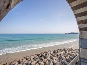 Appartements Appartement en Bord de Mer avec Parking a Hendaye - FR-1-2-444 : photos des chambres