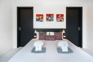 Clos Vougeot Villa by G Estate