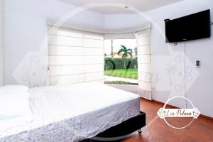 Casa Luxury con Piscina Privada y Jacuzzi Bosques de Peñalisa Girardot