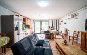 Appartements Appartement Proche De La Meuse : photos des chambres