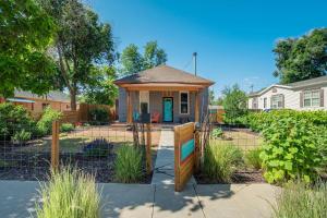 Arkansas Avenue Downtown Florence Dog-Friendly