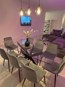 Superior XL - 110qm - 9 Personen Central Rooftop - 20 min to Hamburg