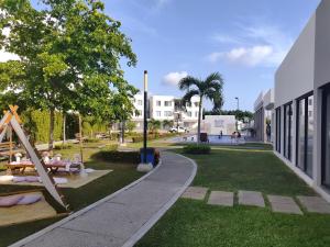 Apartment 5 minutes from the aquarium with pools and barbecue