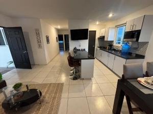 Apartment 5 minutes from the aquarium with pools and barbecue