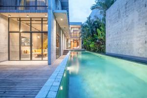 Trendy 4BR Villa, Central Canggu, 8mins to Beach