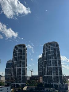 Sky park by Zaha Hadid- modern stay with Garage