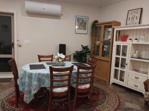 Sweet Holiday Home by the Golf Course