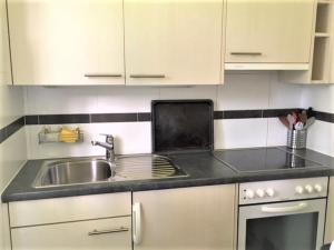 CHARMING STUDIO Metro Stop Delice