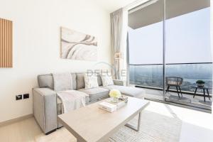 High-Floor 1BR with Balcony Overlooking the Lake, Minutes from the Park, Binghatti Onyx, Jumeirah Village Circle by Deluxe Holiday Homes - Apartmány, Dubaj