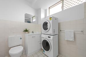 Spacious 1BR Near Hospital, QUT and CBD with Parking!