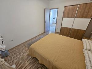 Quiet Bay Apartment!