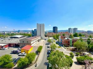 Peaceful 1BR Nest in the City Center