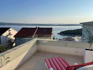 Apartment Lana Maris studio 1 - 200m from beach, terrace with sea view, wi-fi and free parking