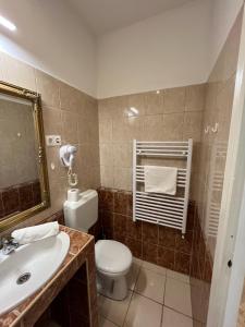 Spring Roses Downtown Boutique Hotel 2 ON THE FAMOUS VÁCI FASHION STREET FREE COFFEE, TEE