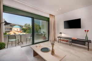 Memphis Suites Kos Center