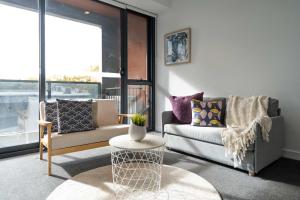 Cozy 1BR Apt Walk to Swinburne & Glenferrie Rd