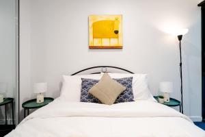 Cozy 1BR Apt Walk to Swinburne & Glenferrie Rd