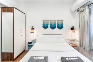 Tori 1BHK Bandra W by The Bombay Home Company