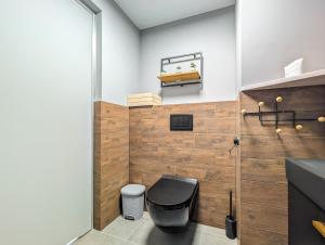 MicroHome Promenady Two-Level Apartment by BookingHost