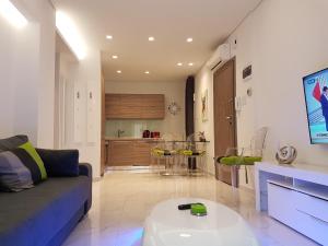 Laura White Tower Apartment