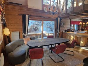Chalets Luxe - Chalet Meribel Les Allues 10p 4BDR 4 BTHR : photos des chambres