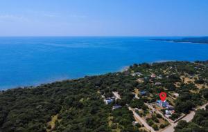 3 Bedroom Gorgeous Home In Peroj