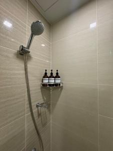 Modern Nordic 1BR Big Queen Bed Uptown BGC